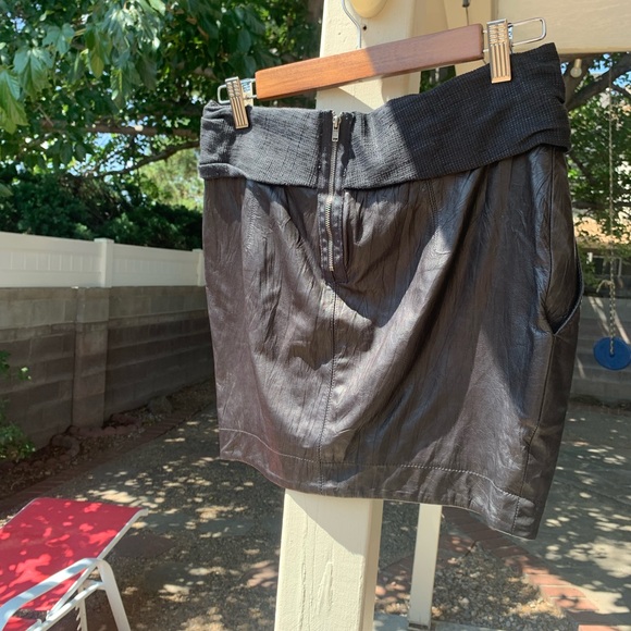 ALC black genuine leather mini skirt size 4 - Picture 2 of 11